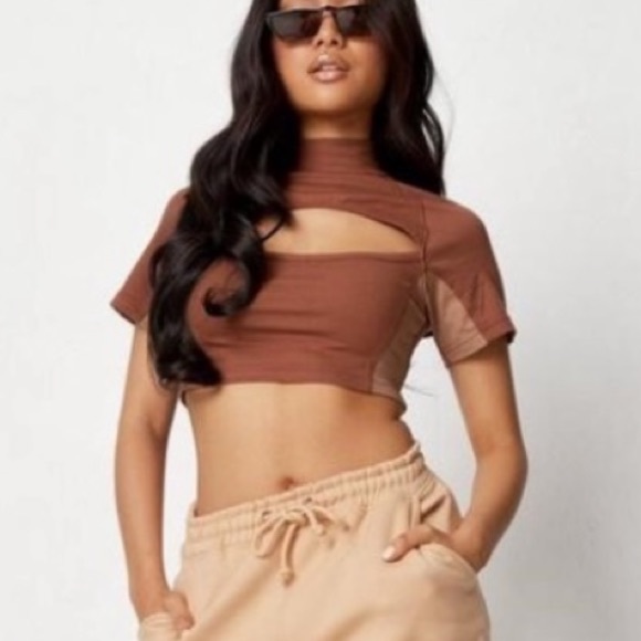 💋2- Tone Brown Hollowed Out Chest Stylish Short Sleeve Crop Top - Picture 1 of 3